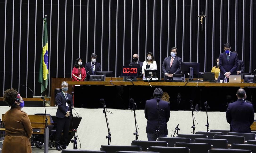 Em votação na Câmara dos Deputados, uso de máscaras agora é obrigatório em todo o país