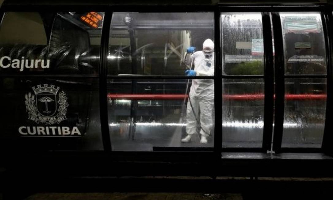 Curitiba também relaxa antes da hora e casos de Covid-19 quintuplicam