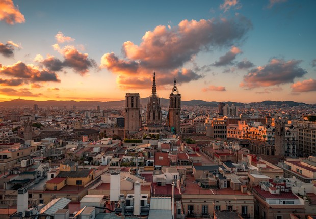 Segunda onda da Covid-19 faz Barcelona retomar quarentena após novos contágios