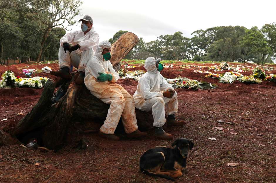 Brasil praticamente chega a 151 mil mortes por covid-19: número oficial é de 150.998