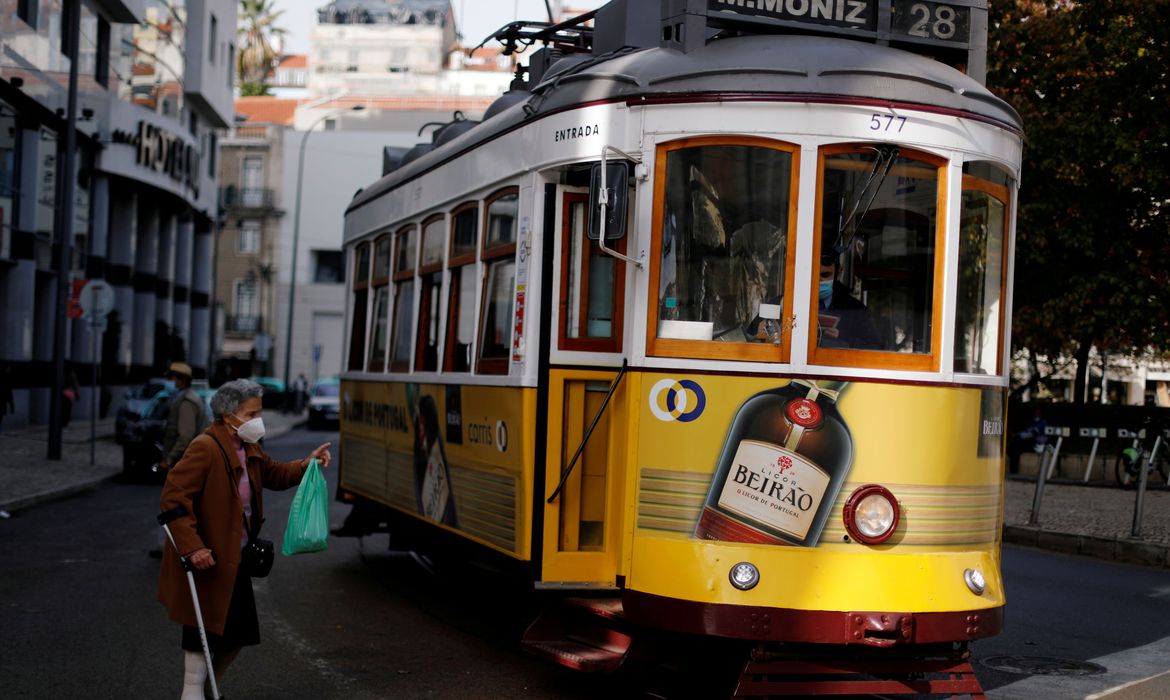 Parlamento português aprova novo estado de emergência na 2ª onda da Covid-19