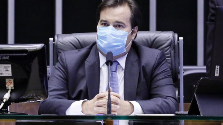 Rodrigo Maia diz que China vai acelerar envio da matéria-prima de vacina