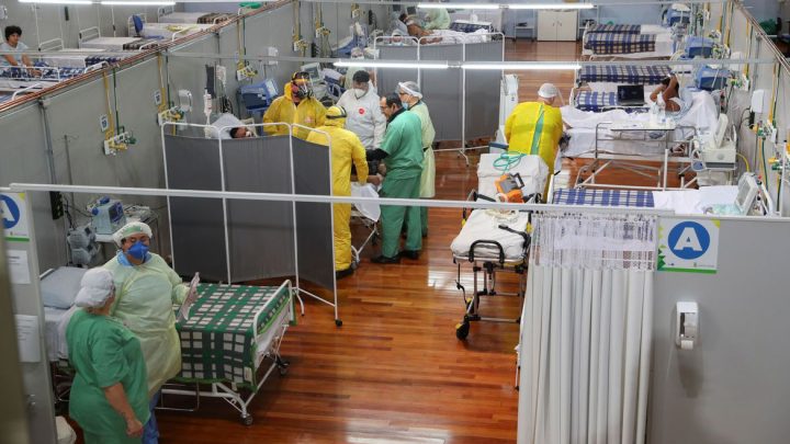 Tragédia continua em alta: Brasil passa marca de 230 mil mortos por Covid-19