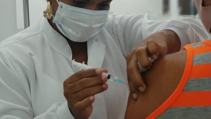 Natal inicia aplicação da 2ª dose da Coronavac para 13 mil profissionais de saúde