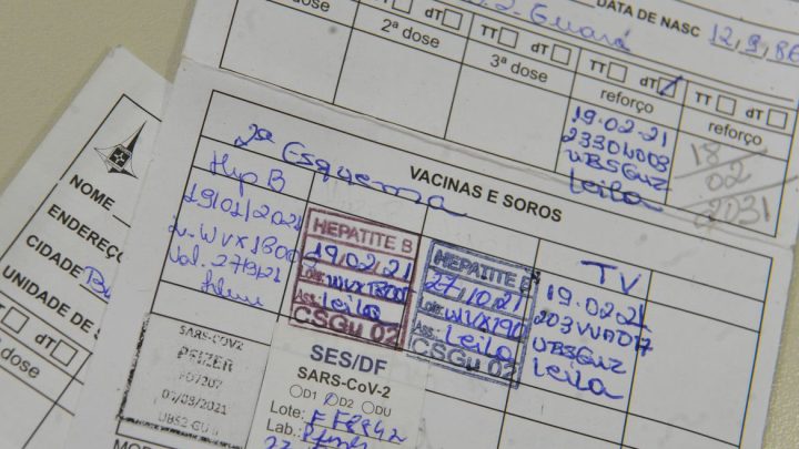 Ministério da Saúde vai reduzir intervalo da 3ª dose da vacina contra covid-19 para 4 meses