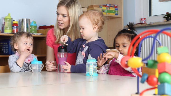 Conheça os doze passos para uma alimentação saudável na primeira infância